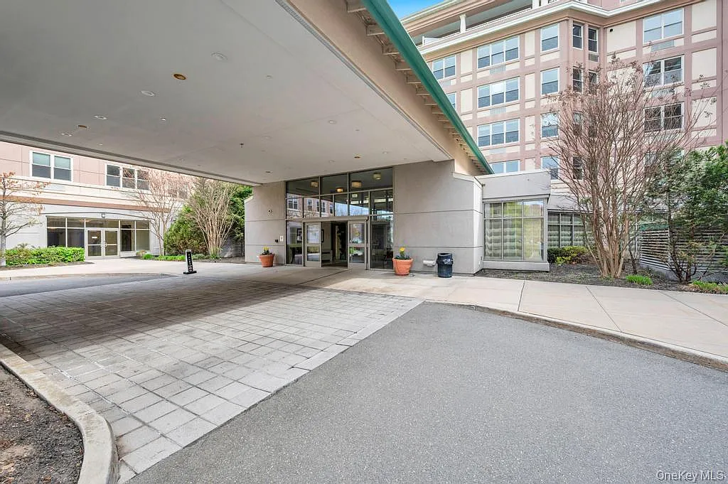 2 bed, 2.0 bath, 1112 sqft, $7,860 — Photo 3