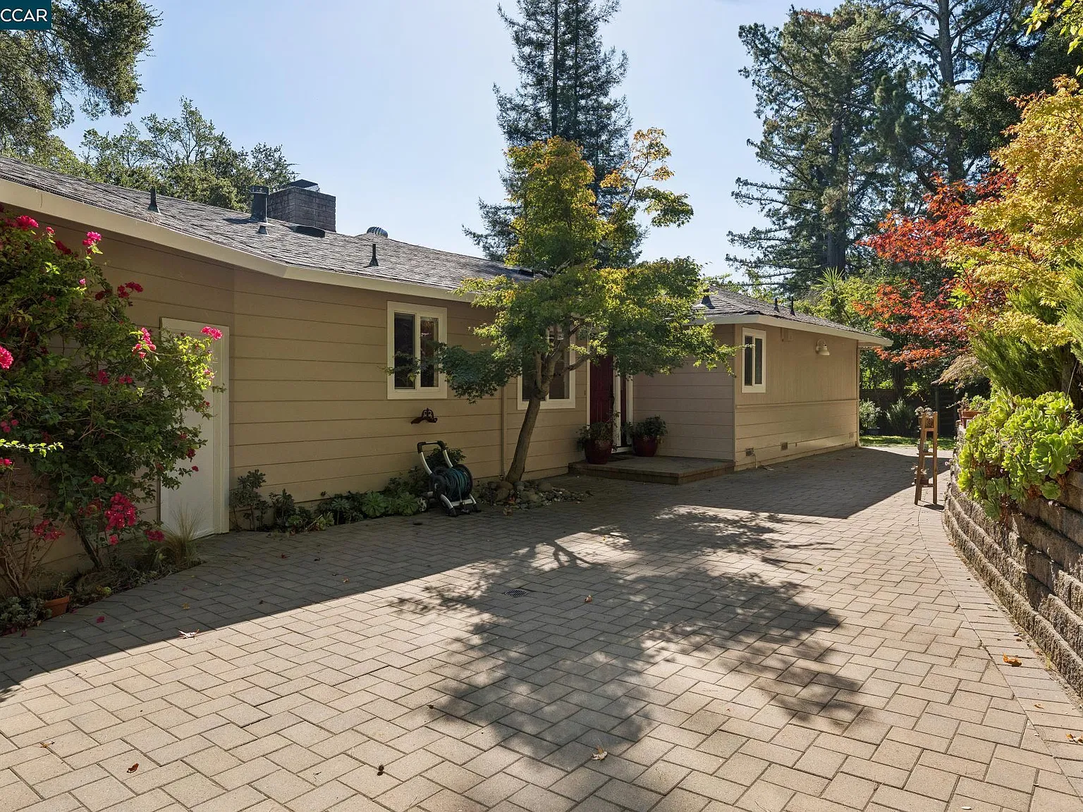 3 bed, 1502 sqft, $5,400 — Photo 2