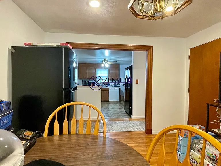 94 Walnut St #1 — Photo 6
