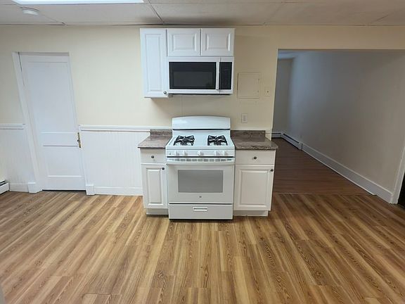 4th image of 14 Park St APT B