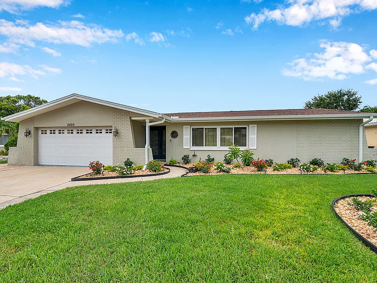 2420 Fairbanks Dr — Photo 25