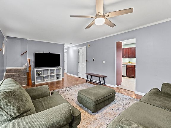 4th image of 5216 Palm St