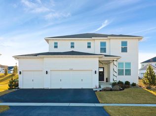 9085 Meadows Dr, Victoria, MN 55386