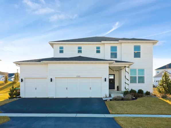 9085 Meadows Dr, Victoria, MN 55386