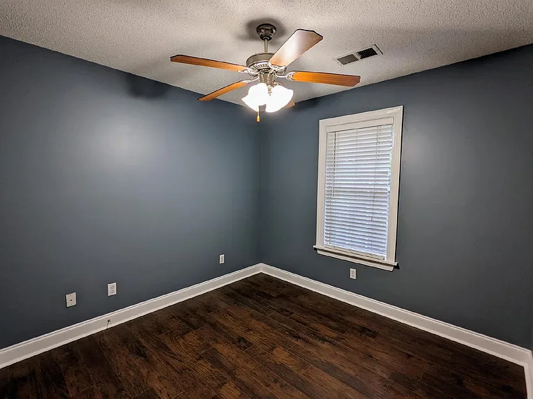 137 Greystone Blvd — Photo 19