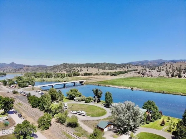 220 Leonard St, Wolf Creek, MT 59648