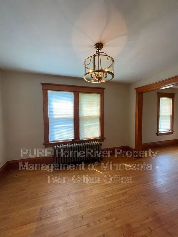 3 bed, 1.0 bath, 1350 sqft, $1,749 — Photo 2