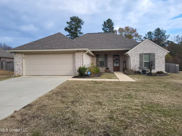 120 Notting Hill Pl, Canton, MS 39046