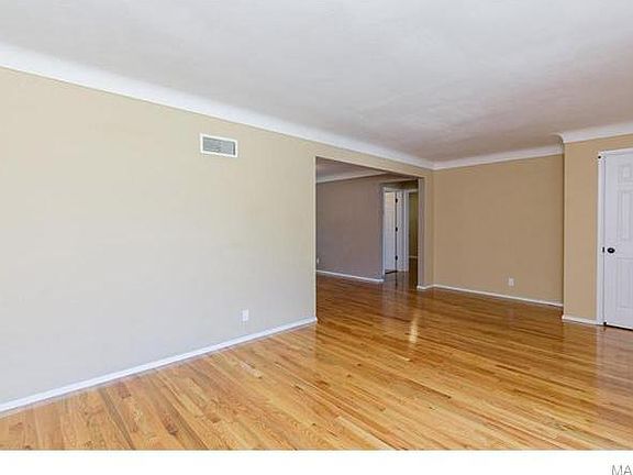 5th image of 9500 Sophine Ln