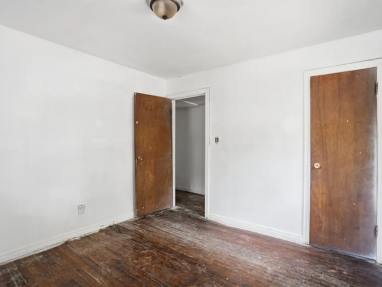 7827 Rugby Ave — Photo 24