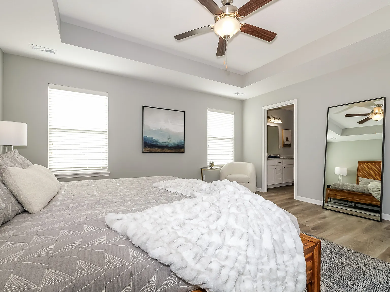 4 bed, 2.5 bath, 2007 sqft, $2,425 — Photo 2