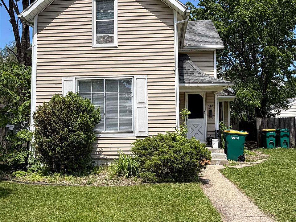 1st image of 810 E 3rd St