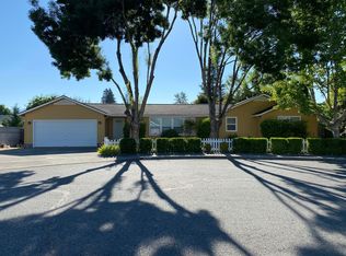 723 SW Larch Rd, Grants Pass, OR 97526