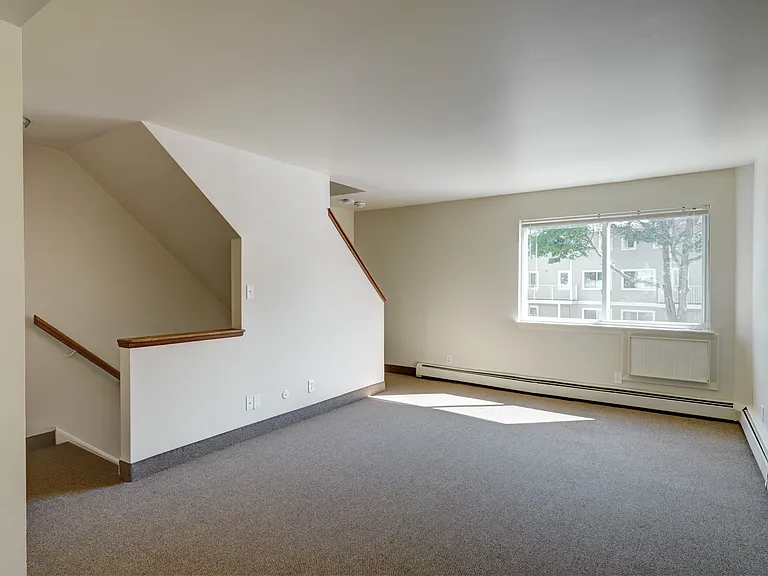 469 Pine Grove Dr — Photo 10