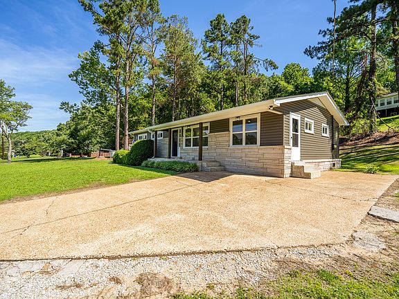 3rd image of 429 Hurricane Meadows Dr