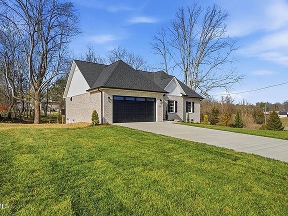 3rd image of 112 Tall Oaks Ct