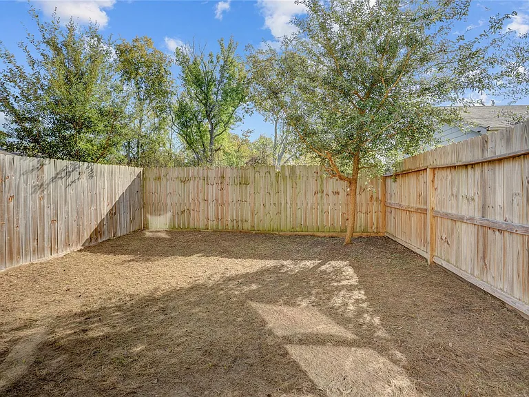 1045 Marcolin St #B — Photo 14