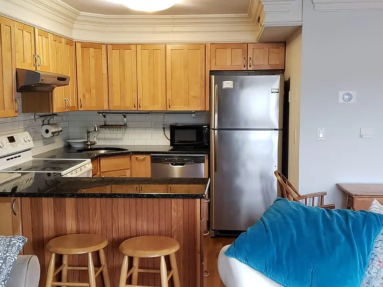 291 Hope St #B5 — Photo 2