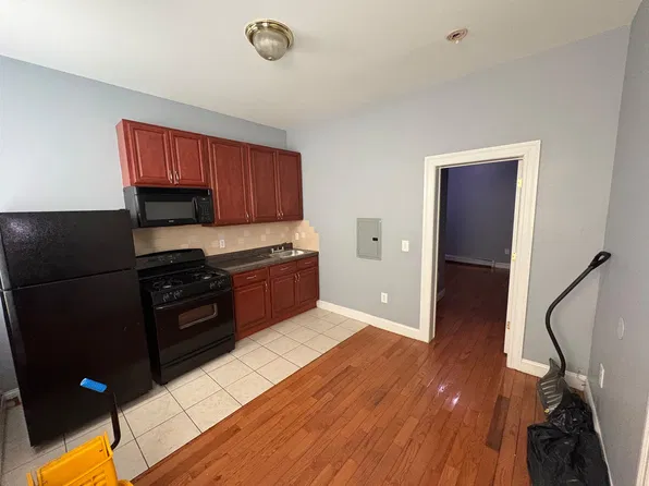 434 Avenue C #2E, Bayonne, NJ 07002