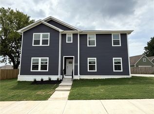 850 Hudson St, Prairie Grove, AR 72753