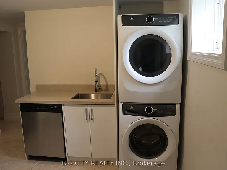 30 Lozoway Dr #LOWER — Photo 15