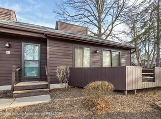 111 E Jolly Rd #25, Lansing, MI 48910