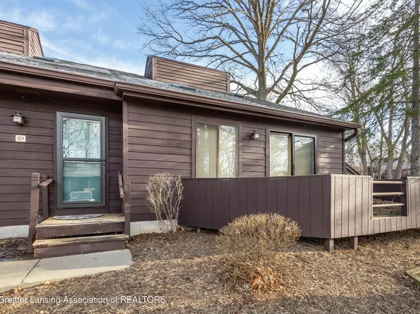 111 E Jolly Rd #25, Lansing, MI 48910
