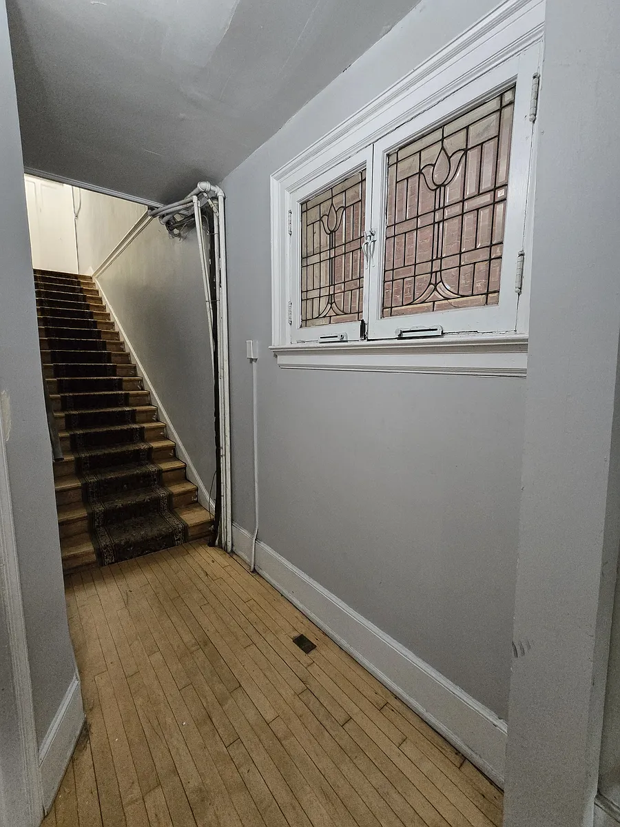 Building Photo - 1103 W Franklin St #A