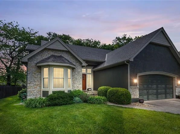 6049 Brownridge Dr, Shawnee, KS 66218