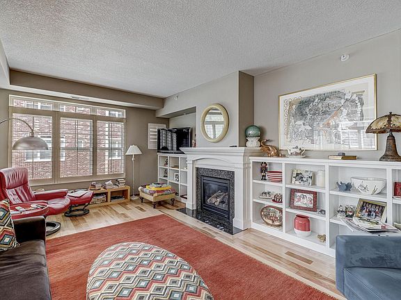 5th image of 2540 38th Ave NE Unit 204