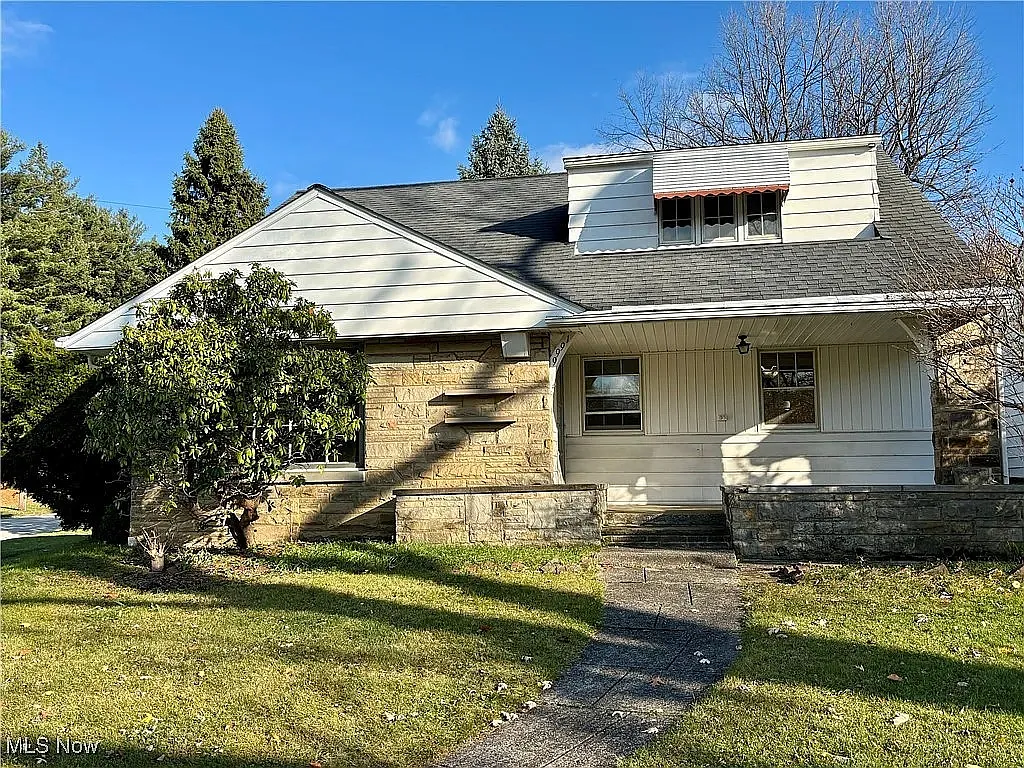 4 bed, 2209 sqft, $1,850 — Photo 2