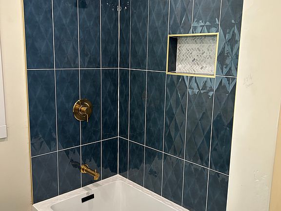 5th image of 1210 Beverly Way