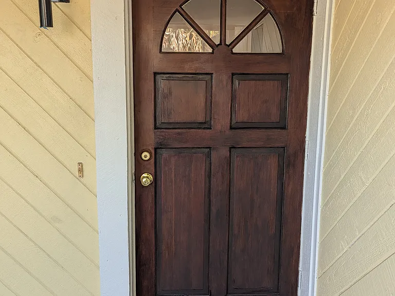 712 NW North River Dr — Photo 2