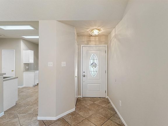 4th image of 12146 Glen Crossing Cir