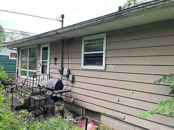 2nd image of 6719 Sunset Dr