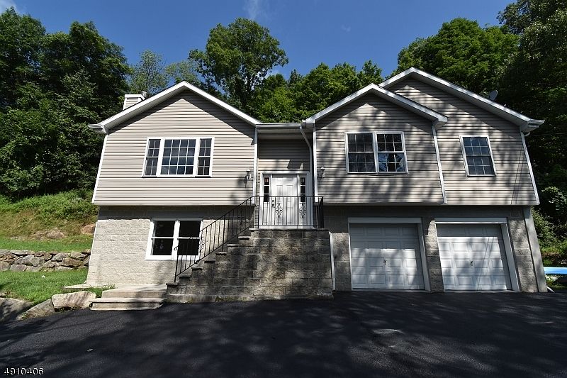 1st image of 232 Lakeside Blvd