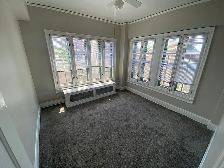 Oak Grove Apartment Hotel — Photo 16