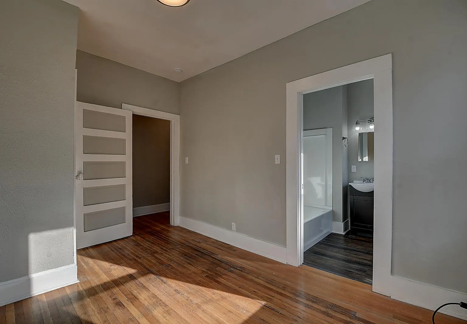 2442 N Illinois St — Photo 3