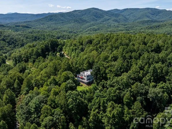 308 Flat Mountain Rd, Lenoir, NC 28645