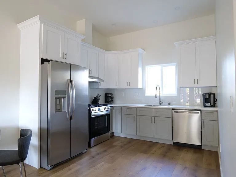 10916 Arleta Ave — Photo 13