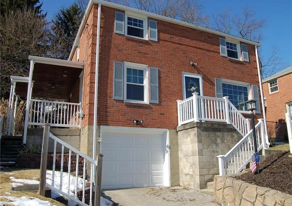 3 bed, $1,900 — Photo 2
