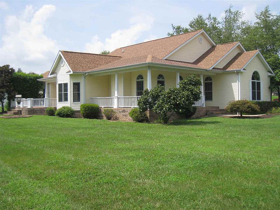 1st image of 4205 Woodland Hill Dr