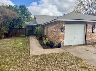 112 Mockingbird Ln #B, Lockhart, TX 78644