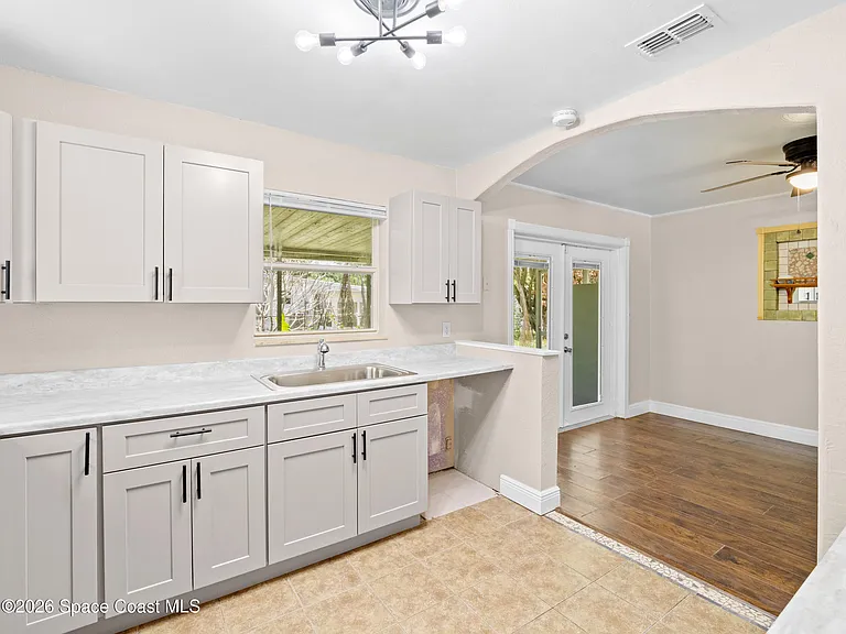 21 Lime Ave — Photo 11