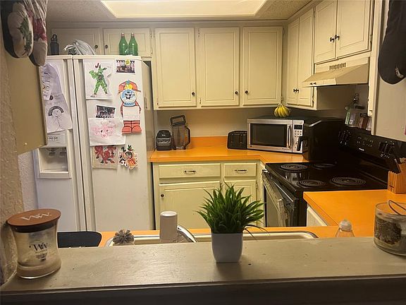 4th image of 2533 W Hefner Rd