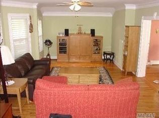 23 Park Pl, Lynbrook, NY 11563