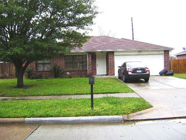 1st image of 814 N Rock Dr