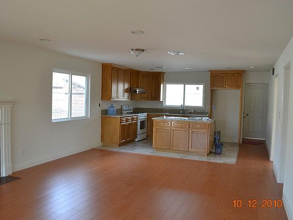 3rd image of 230 Russell Ave