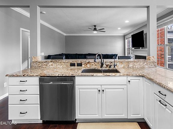 5th image of 1416 Willow Field Ln