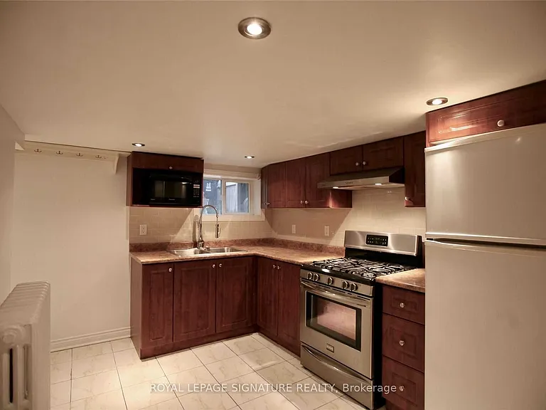 11 Ferrier Ave #BASEMENT — Photo 3